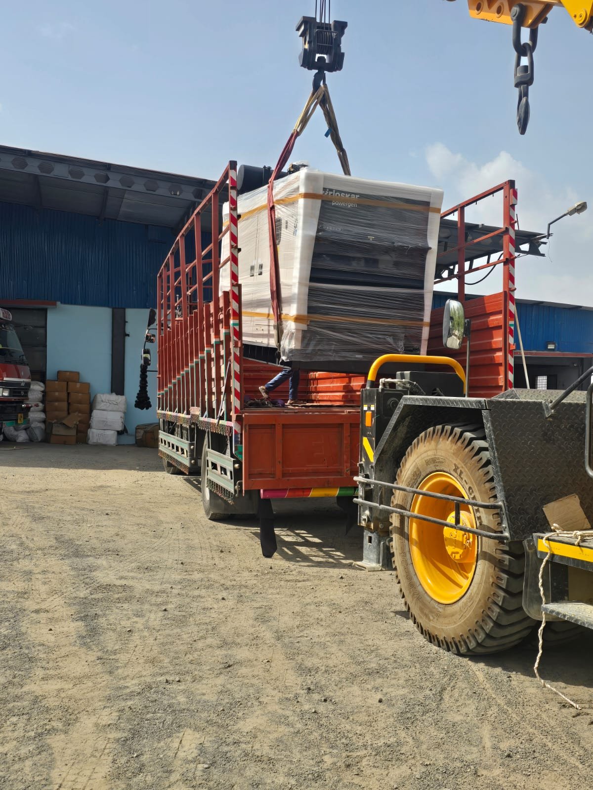 Heavy Crane Substation Power Equipment Lifting